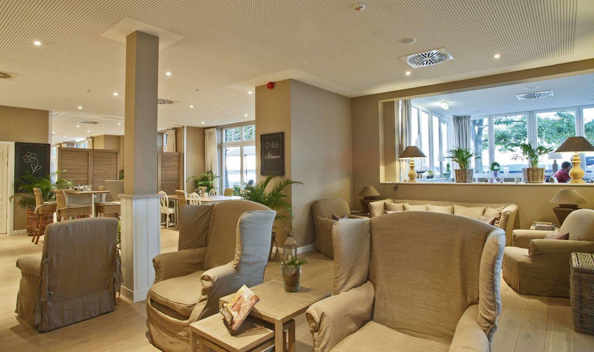 Strandhotel Seeblick, Ostseebad ไฮเคนดอร์ฟ ภายนอก รูปภาพ